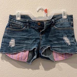 Levi’s short shorts